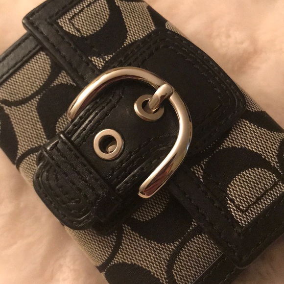 Coach Little Wallet - Picture 6 of 6